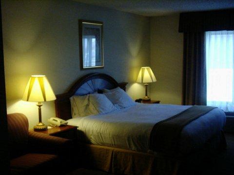 Hotel Red Roof Evansville Stacer