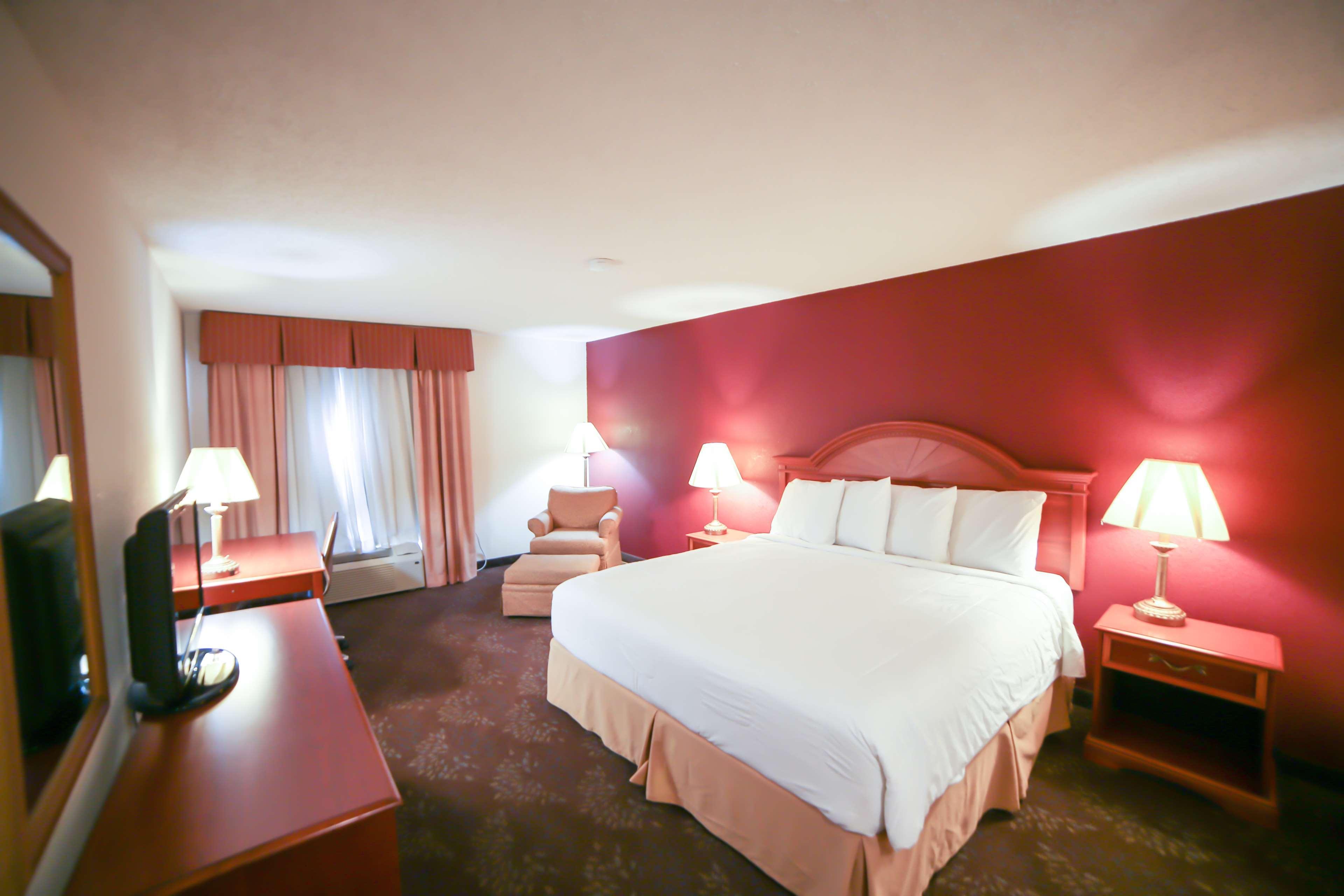 Red Roof Evansville Hotel 2*