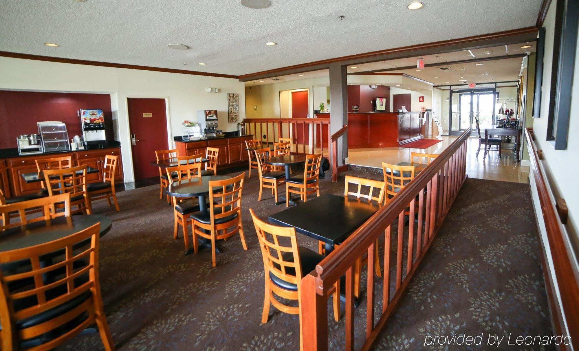 Hotel Red Roof Evansville Stacer
