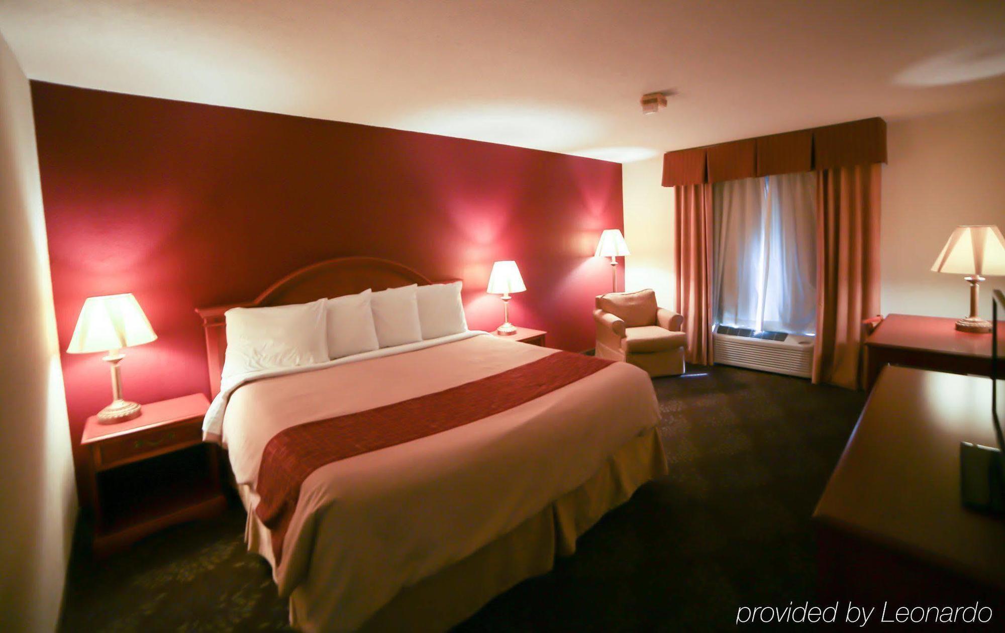Hotel Red Roof Evansville 2*